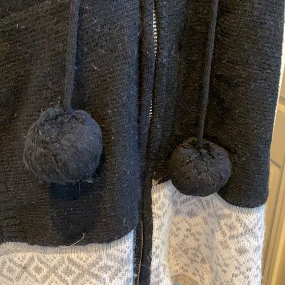 BCBG Maxazria long tunic sweater with faux fur hood - Picture 4 of 7